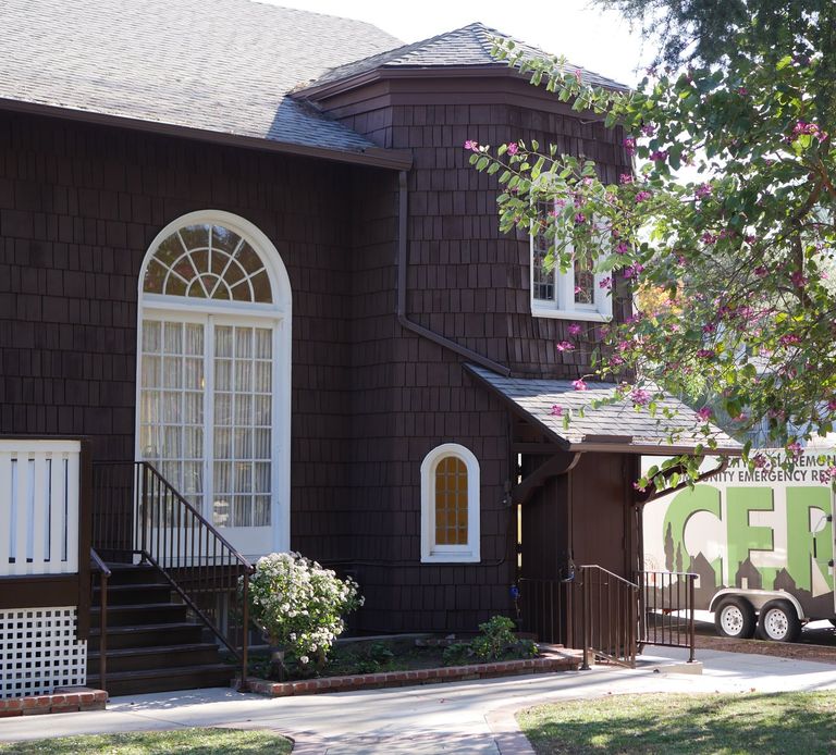 Woman's Club House side exterior